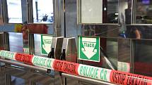 Pražská policie společně se strážníky evakuovala v úterý 10. května 2016 po poledni budovu hlavního nádraží v centru metropole. Důvodem byl telefonát anonyma hrozícího bombou. Při prohlídce se nenašlo nic nebezpečného.