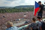 Statisíce lidí se sešly na pražské Letné na protest proti Andreji Babišovi a Marii Benešové.