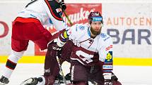 18. kolo hokejové Tipsport extraligy: Mountfield Hradec Králové – HC Sparta Praha 2:5 (0:2, 2:2, 0:1). Na snímku Adam Polášek.