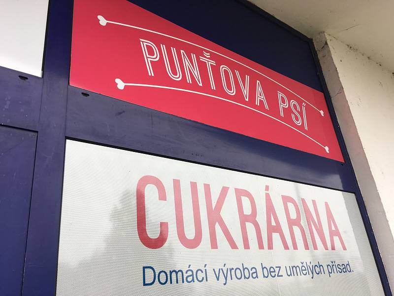 Psí cukrárna nabízí dorty i nejrůznější pamlsky