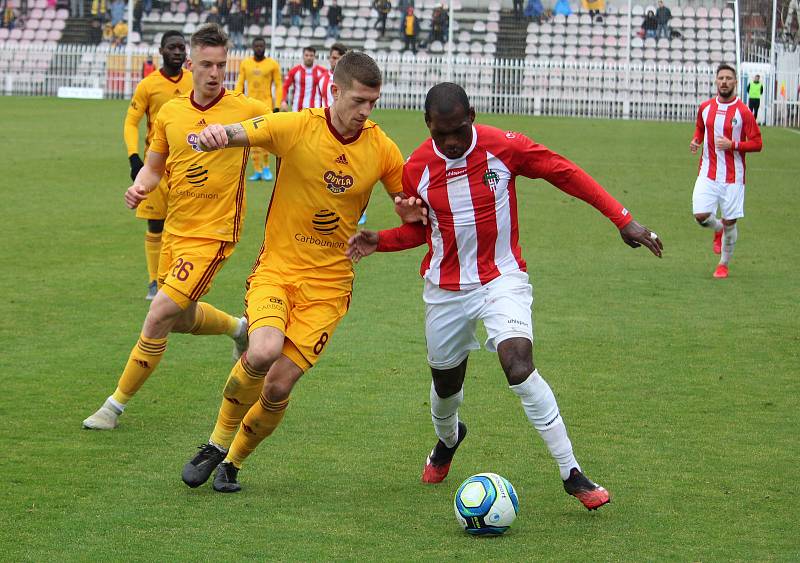 17. kolo FNL: Viktoria Žižkov - Dukla Praha 5:2 (2:2).