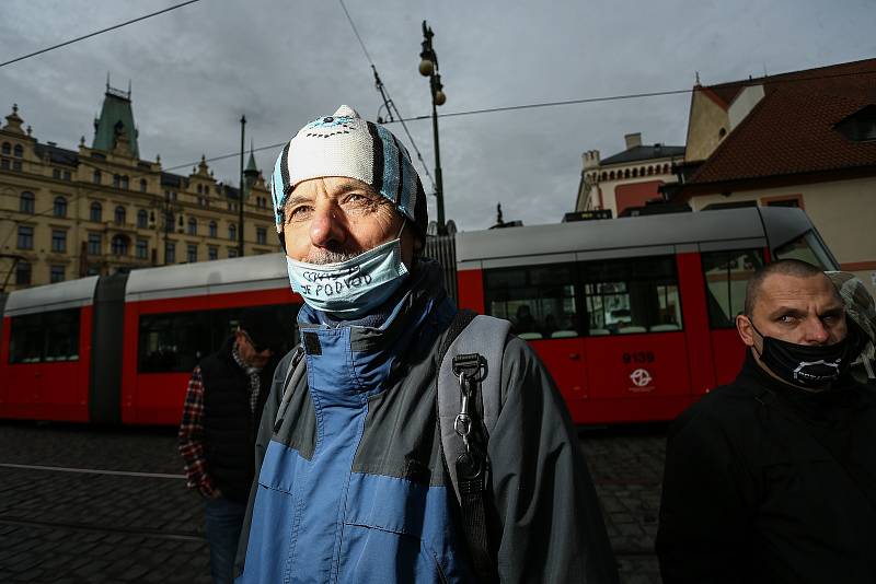 Demonstrace proti vládním opatřením na boj proti epidemii se na náměstí Republiky konala ve středu 28. října 2020.