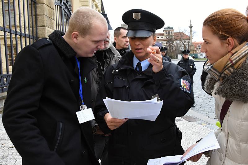 Poklidné akce v centru Prahy k 17. listopadu