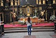 Návštěva chrámu Panny Marie Sněžné, který stojí na Jungmannově náměstí v Praze.