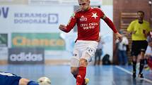 Druhý finálový zápas play off CHANCE futsal ligy vyhrála Slavia doma nad Chrudimí 6:3.