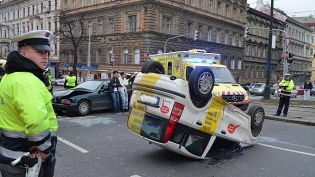 Dopravní nehoda se stala v neděli před půl třetí odpoledne na I. P. Pavlova