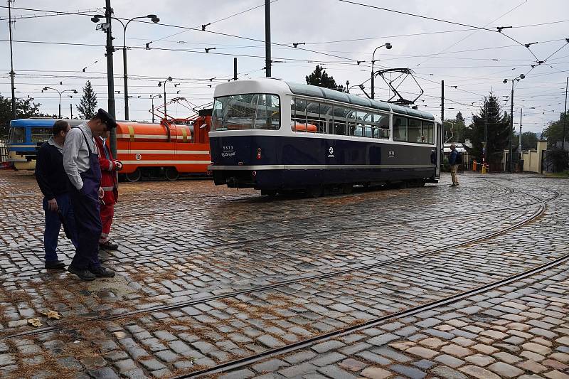 Z uvedení nového svazku Encyklopedie pražské MHD: Katalog vozidel, Tramvaje - speciální vozidla.