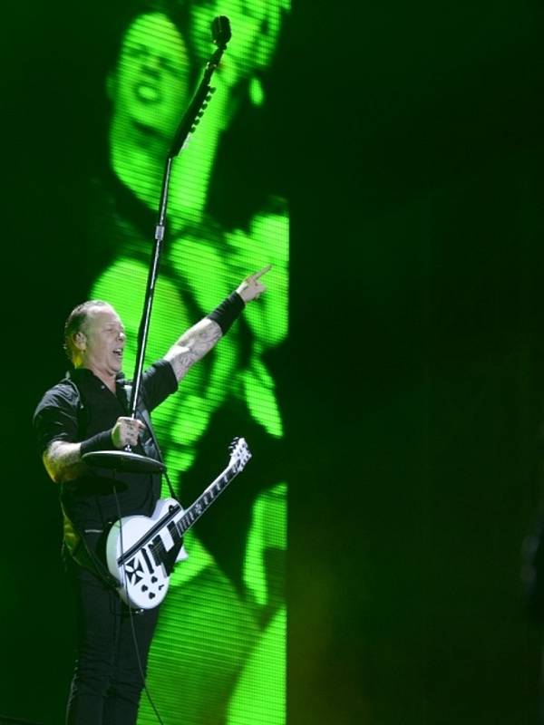 James Hetfield z americké metalové skupiny Metallica, která vystoupila v úterý 8. července 2014 v Praze na festivalu Aerodrome.