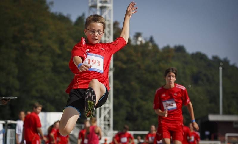 Z prvního dne celostátního finále OVOV (Odznak všestrannosti olympijských vítězů) na pražské Julisce.