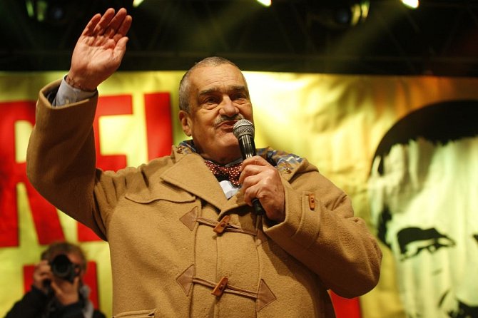 Karel Schwarzenberg při prezidentské kampani v lednu 2013.
