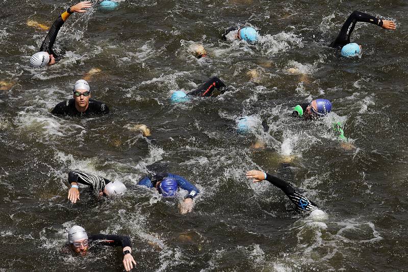 Třetí ročník triatlonového závodu Challenge Prague.