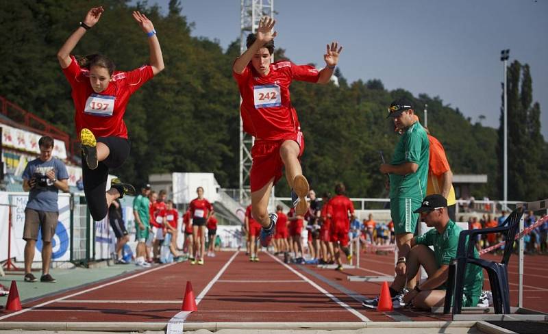 Z prvního dne celostátního finále OVOV (Odznak všestrannosti olympijských vítězů) na pražské Julisce.