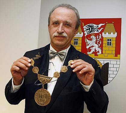 Jiří Paluska (ODS) byl 8. listopadu 2010 na ustavujícím zasedání zastupitelstva městské části Praha 2 zvolen novým starostou.