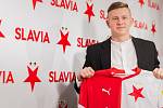 Dvacetiletý reprezentant David Pech je nejčerstvější posilou fotbalové Slavie.