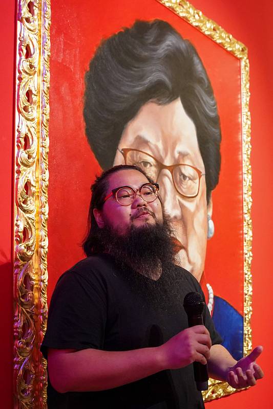Novinářská komentovaná prohlídka výstavy Made in China čínského umělce a aktivisty, který vystupuje pod pseudonymem Badiucao.