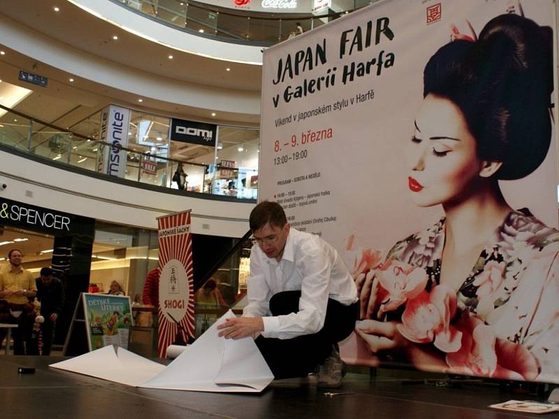 Víkendový festival japonské kultury přilákal do obchodního centra Galerie Harfa v Praze řadu návštěvníků a zájemců o historii „země vycházejícího slunce“.