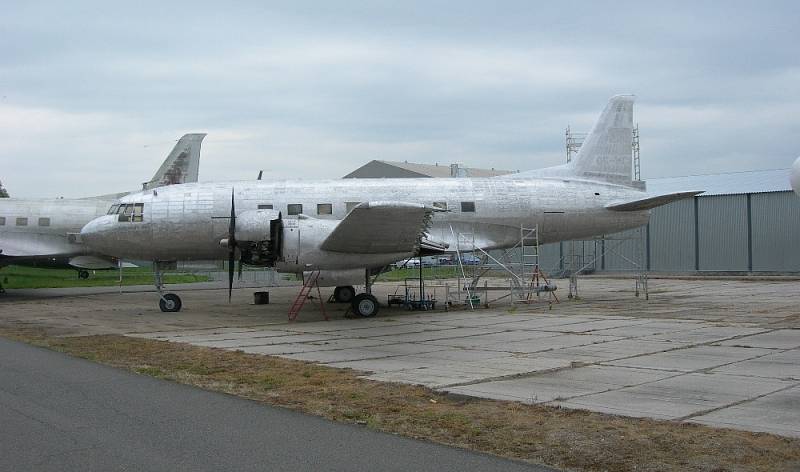 Letoun Avia Av-14 prošel kompletní renovací. Stav před obnovou.
