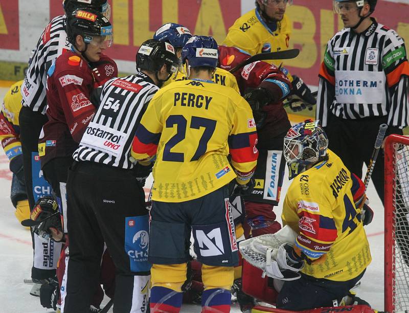 Úvodní semifinále hokejové extraligy mezi pražskou Spartou a budějovickým Motorem.