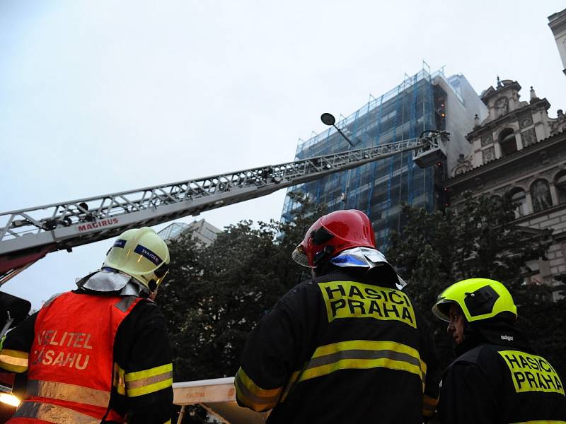 Požár lešení hotelu na Václavském náměstí.