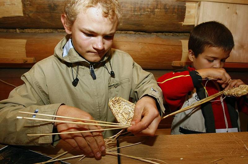 Děti se v areálu Archeologického parku v Praze – Liboci rozloučily s prázdninami