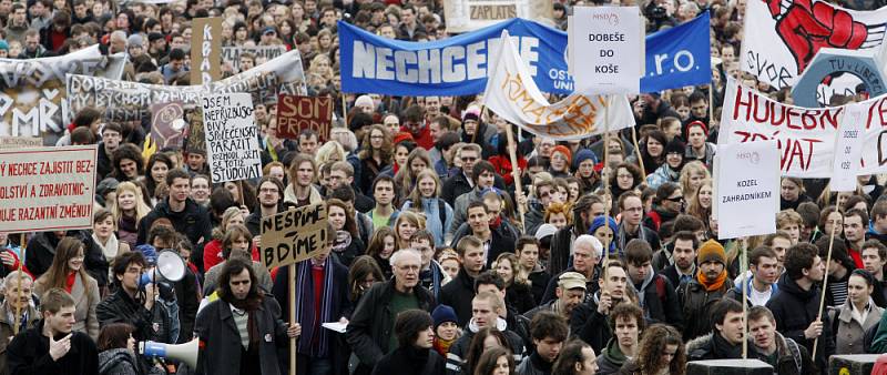 Demonstrace proti vládním reformám vysokých škol proběhla 29. února v centru Prahy.