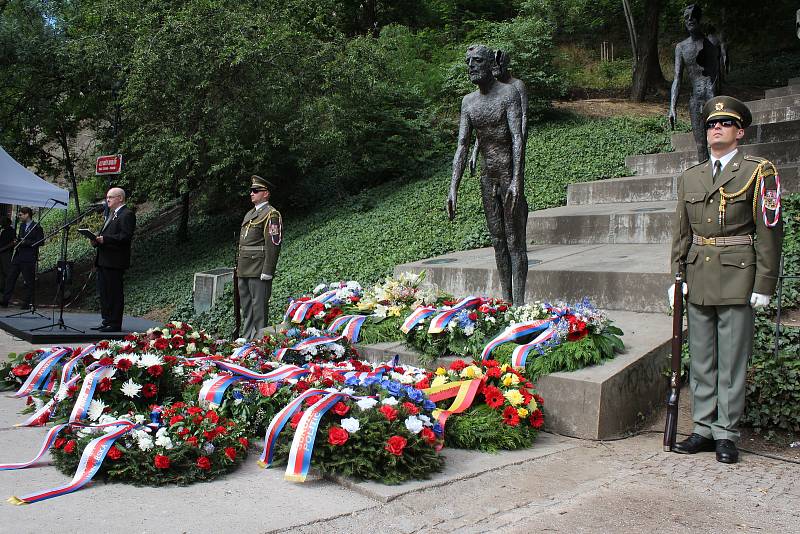 Pietní shromáždění při příležitosti 72. výročí smrti Milady Horákové a Dne památky obětí komunismu.