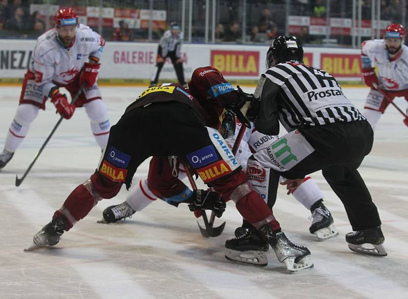 Sparťané ve třetím finále podlehli doma Třinci 2:3.