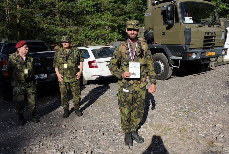 Absolutní vítěz desátník Michal Vlk z pěší roty Krajského vojenského velitelství Karlovy Vary.