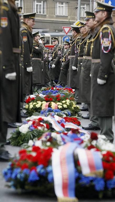 Pietní vzpomínka na dvavadvacet důstojníků, popravených komunistickým režimem.