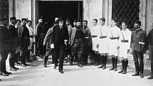 Tyršův dům. Tomáš Garrigue Masaryk se zúčastnil slavnostního otevření Tyršova domu v roce 1925. Dnes prostory starého paláce opět slouží sportu.