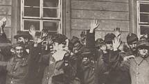 Zajatí Němci během Pražského povstání.