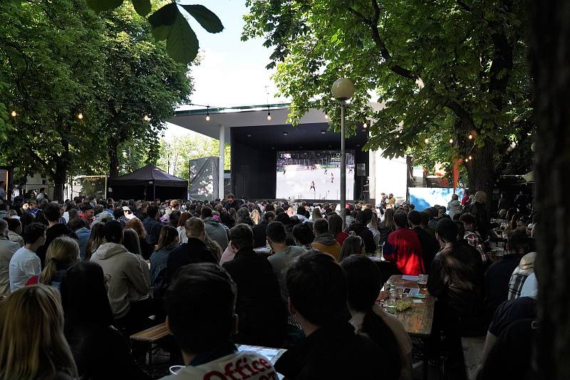 Hokej MS 2022 - ČR - Kanada - Pivnice U Sadu - Žižkov Beergarden - PARK Riegrovy sady.