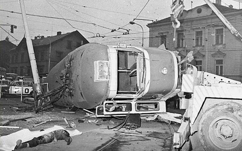 Nejhorší tramvajová nehoda si v roce 1982 vyžádala 7 životů.