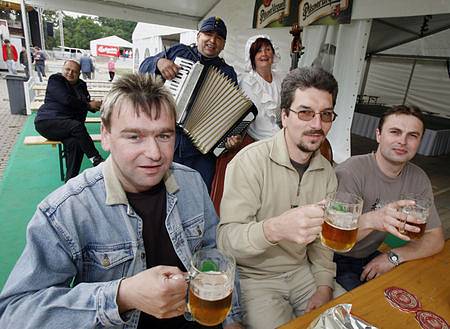 První Český pivní festival na holešovickém Výstavišti.