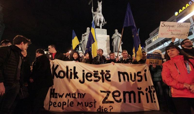 Demonstrace Ukrajinců kvůli součastné situaci na Ukrajině. Václavské náměstí 20.února.
