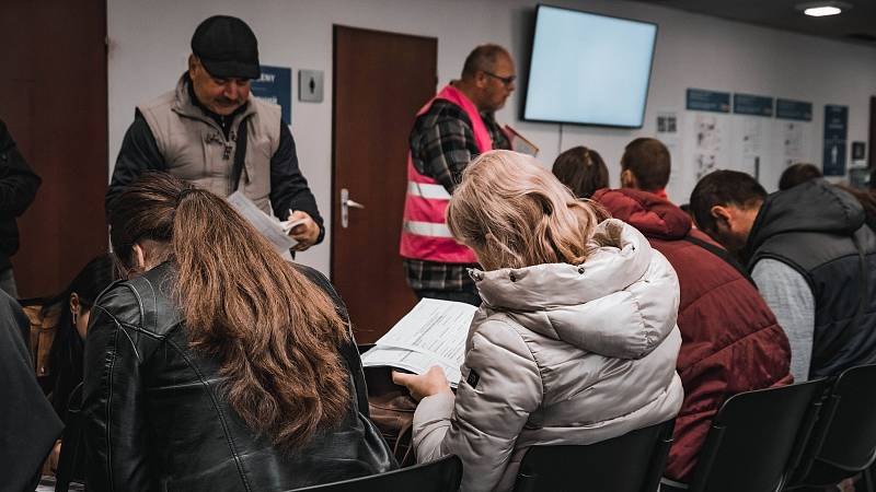 Přesunuté Krajské asistenční centrum pomoci Ukrajině zahájilo provoz ve Vysočanech.