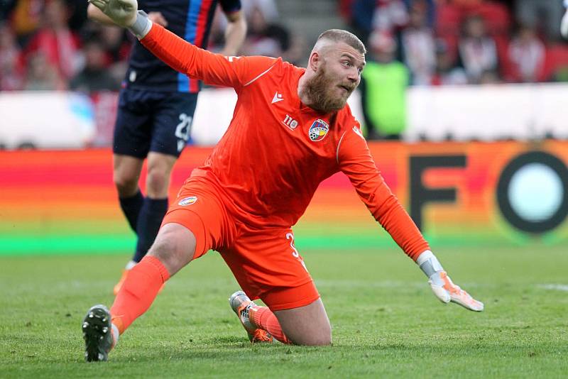 Druhé kolo skupiny o titul okořenil zápas dvou nejlepších týmů Slavia - Plzeň.