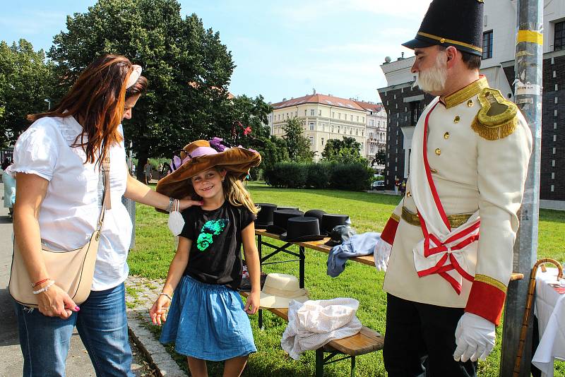 Vinohradské vinobraní. Festival vína na náměstí Jiřího z Poděbrad v Praze 3.