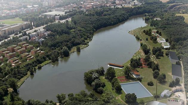 Vizualizace možné budoucí podoby zástavby na březích koupaliště Džbán v Praze 6.