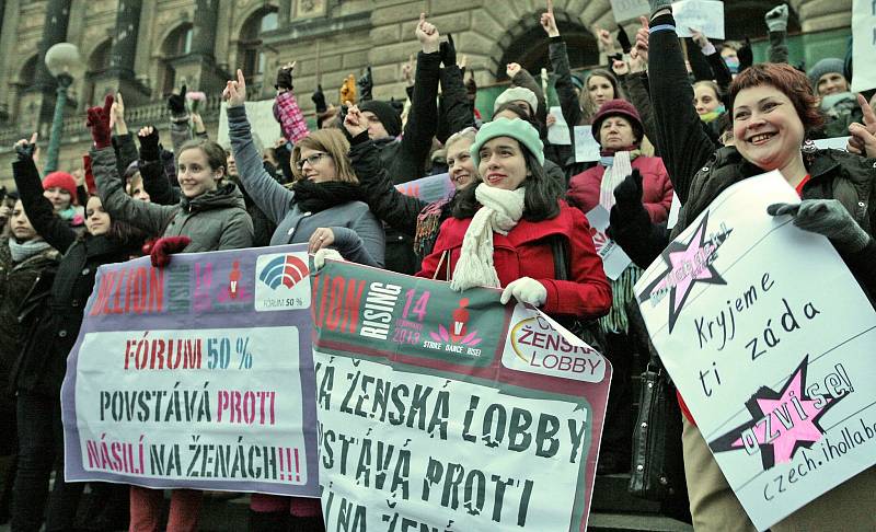 Protest proti násilí na ženách před Národním muzeem