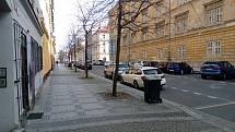 Prázdné ulice v Karlíně.