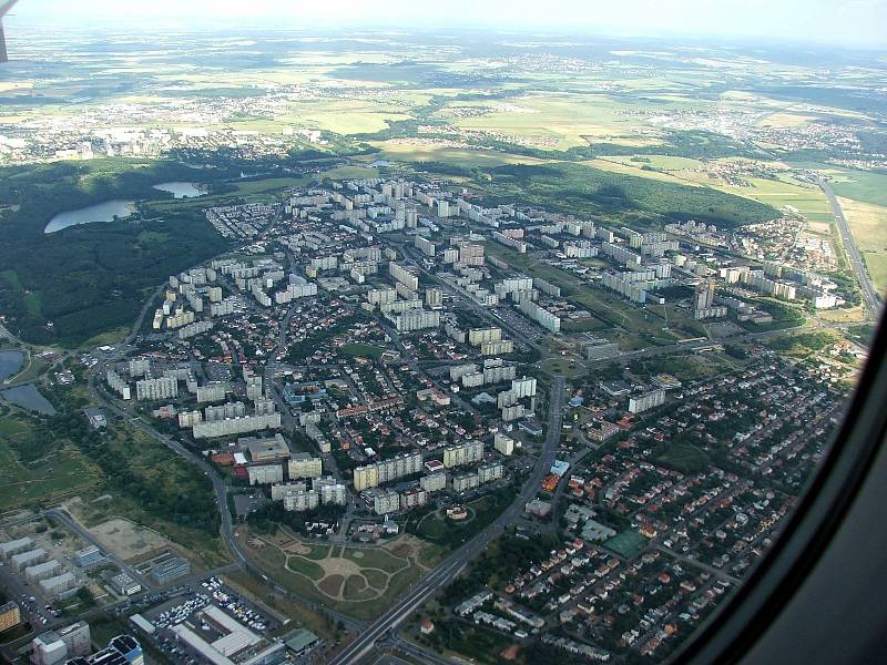 Jižní město se začalo stavět v září 1971. letecký pohled z roku 2008.