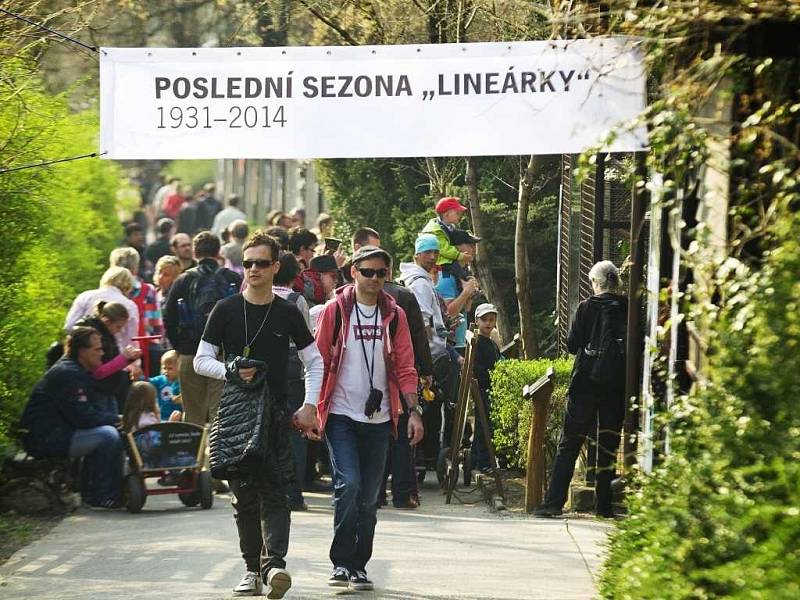 Došlo i loučení s takzvanou Lineárkou - řadou voliér, které v budoucnu nahradí Pavilon pro exotické ptáky.