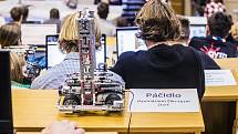 Třináctý ročník Robosoutěže pořádané ČVUT pro studenty středních a vysokých škol má za sebou finále.