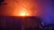 Hasiči zasahovali u požáru opuštěných budov na Strahově.