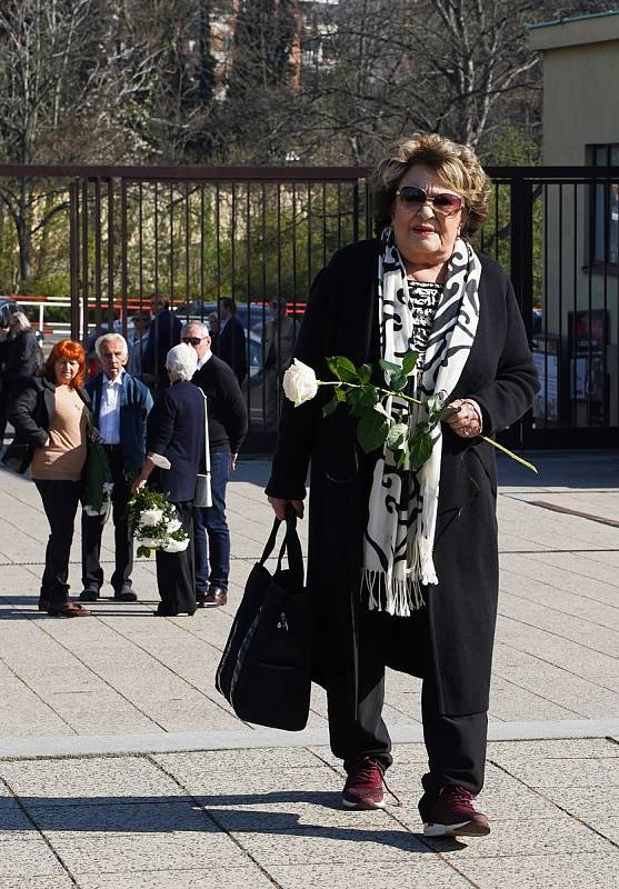 Rozloučení s hercem a bavičem Josefem Aloisem Náhlovským.