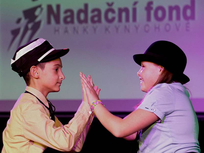 Hejbejte se a zpívejte s Hankou Kynychovou 2015. Devátý ročník charitativní taneční show dětí z dětských domovů v Music Clubu Futurum.