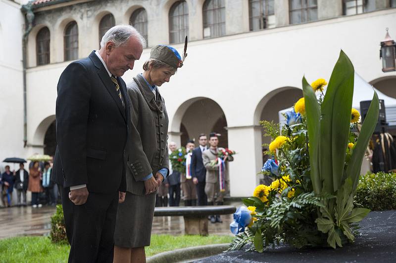 Pietní akt k uctění památky sester a bratrů padlých během tří domácích odbojů. Tyršův dům, 8.10.2017