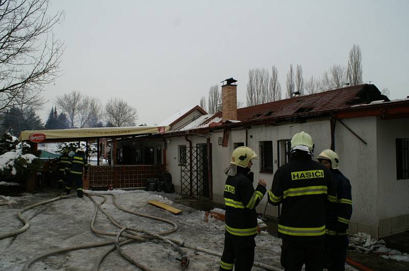 Ničivý požár na plovárně nikdo nezaložil úmyslně