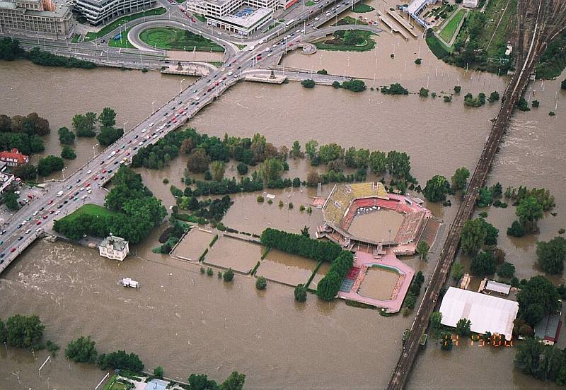 Ničivá povodeň v roce 2002, Štvanice - tenis.